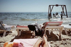 Хорошие новости: в Аркадии освободили часть пляжа от платных топчанов