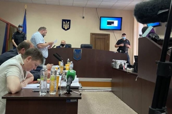 
Медведчук рассказал о своих визитах в Донецк и Луганск с целью проведения обменов
