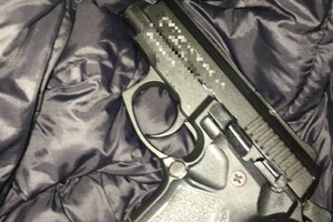 В Аркадии мужчина устроил стрельбу и силой удерживал двух женщин