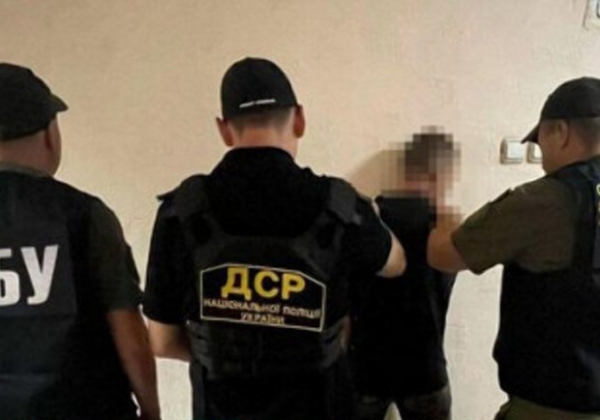 Обещал освободить из плена: в Одессе заключенный выманивал деньги у родственников военных