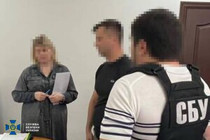 СБУ задержала нечистых на руку работницу налоговой и таможенника в Одессе